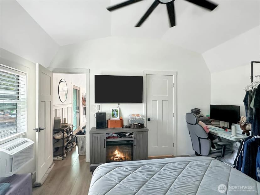 Property photo for 716 390th Street, Roy photo 14