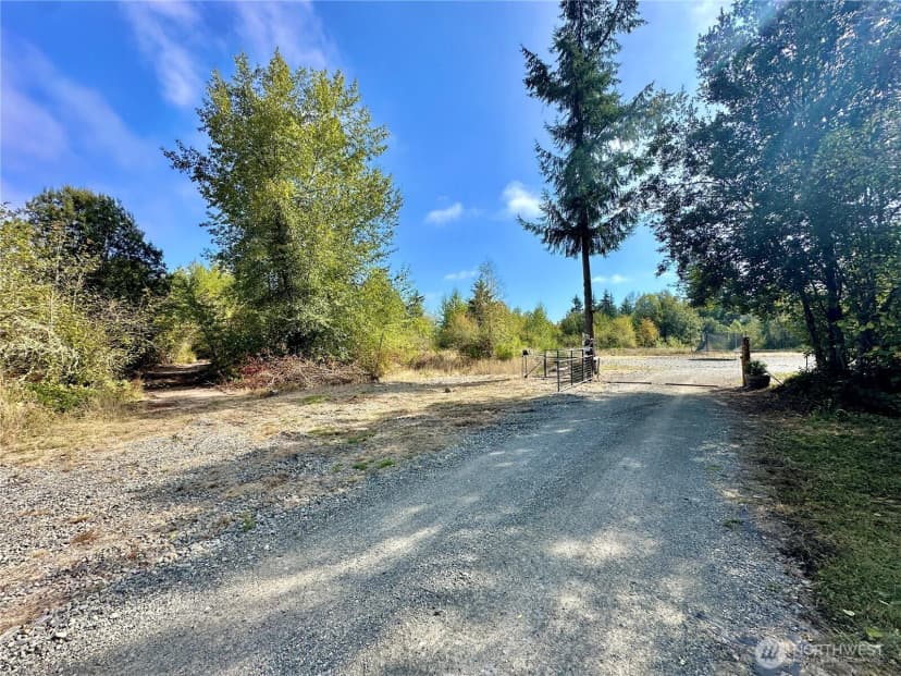Property photo for 716 390th Street, Roy photo 20