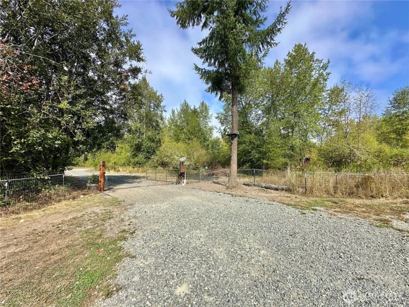 Property photo for 716 390th Street, Roy photo 22