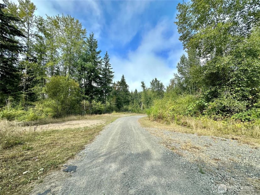 Property photo for 716 390th Street, Roy photo 24