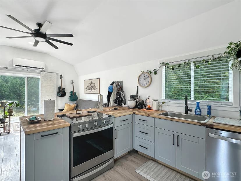 Property photo for 716 390th Street, Roy photo 5