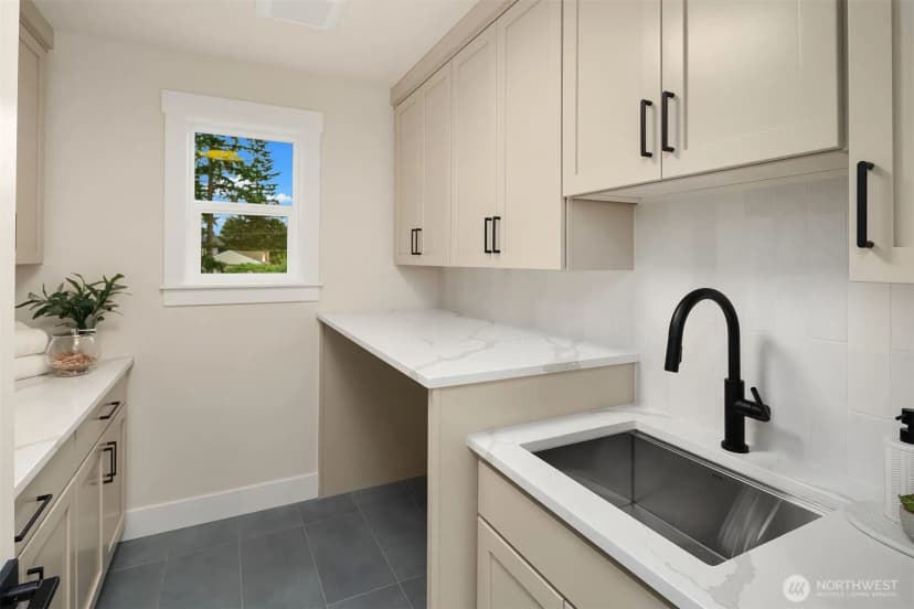 Property photo for 816 165th Avenue Ne, Bellevue photo 35