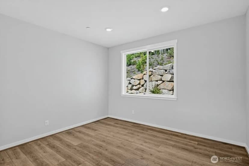 Property photo for 13202 Ne 127th Court #d, Kirkland photo 9