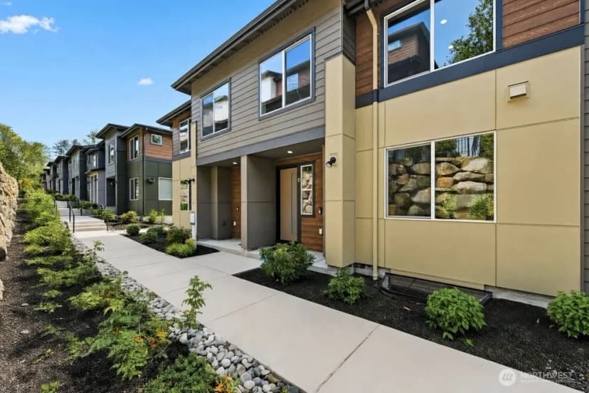 Property photo for 13202 Ne 127th Court #d, Kirkland photo 16