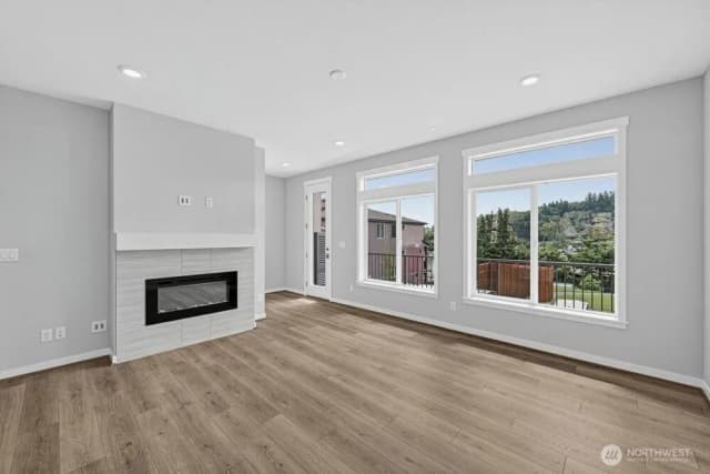 Property photo for 13202 Ne 127th Court #d, Kirkland photo 2