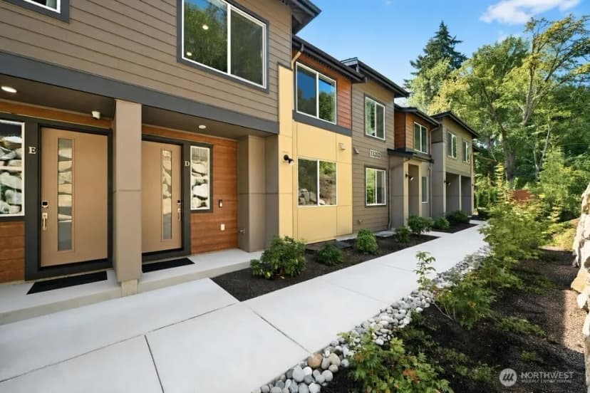 Property photo for 13202 Ne 127th Court #d, Kirkland photo 15