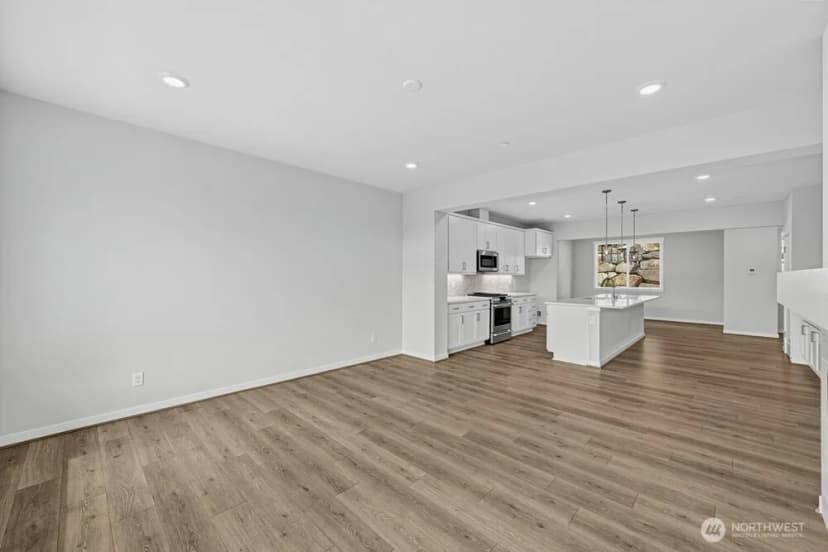 Property photo for 13202 Ne 127th Court #d, Kirkland photo 6