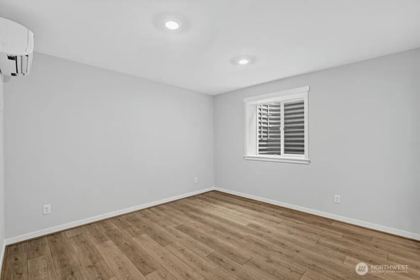 Property photo for 13202 Ne 127th Court #d, Kirkland photo 10