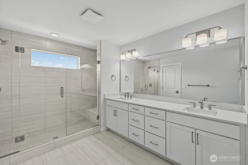 Property photo for 13202 Ne 127th Court #d, Kirkland photo 4