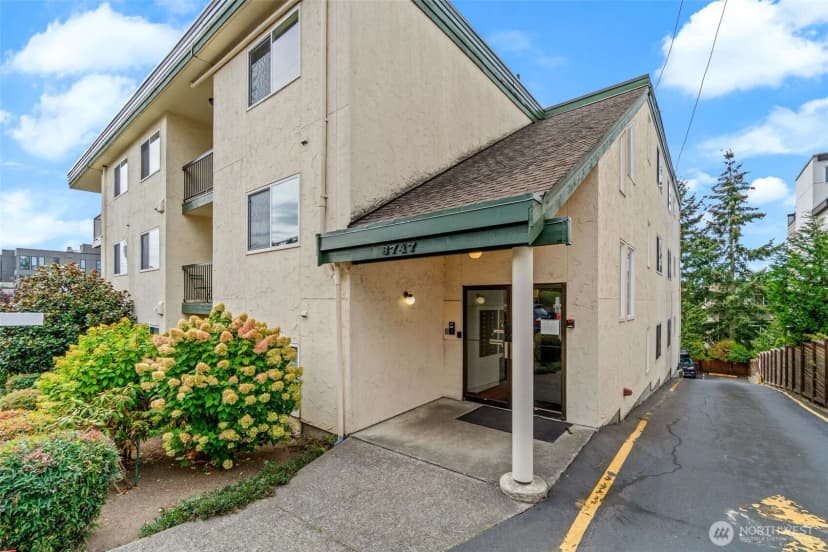 Property photo for 8747 Phinney Avenue N #12, Seattle photo 25