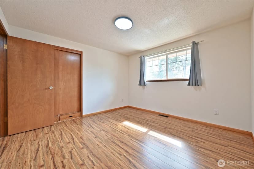 Property photo for 6921 12th Street E, Tacoma photo 18