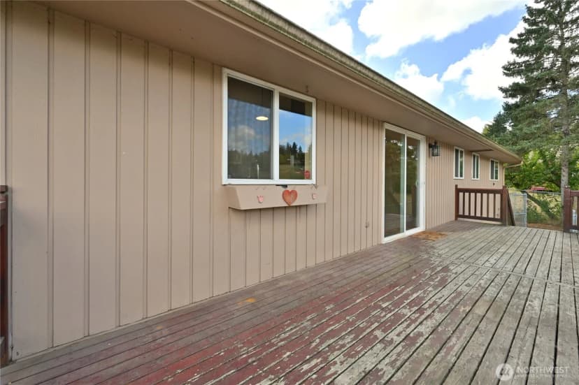 Property photo for 6921 12th Street E, Tacoma photo 32