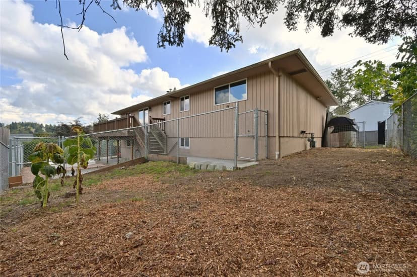 Property photo for 6921 12th Street E, Tacoma photo 33