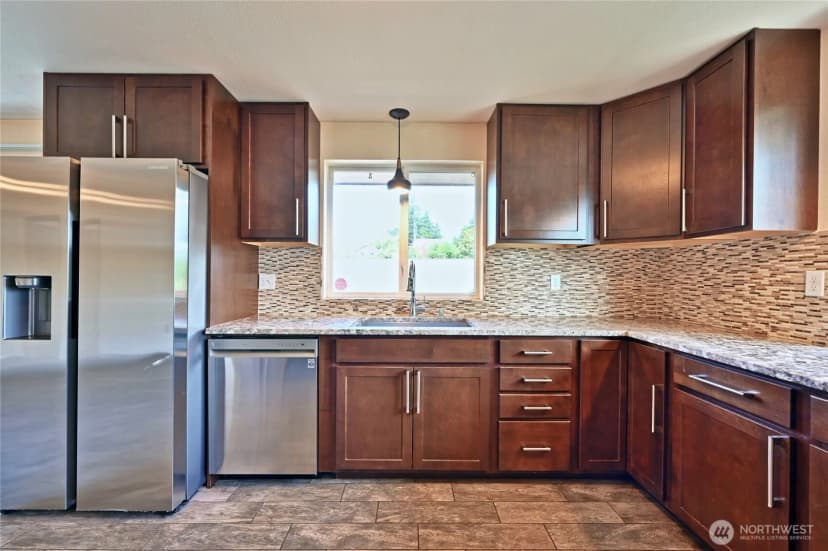 Property photo for 6921 12th Street E, Tacoma photo 12