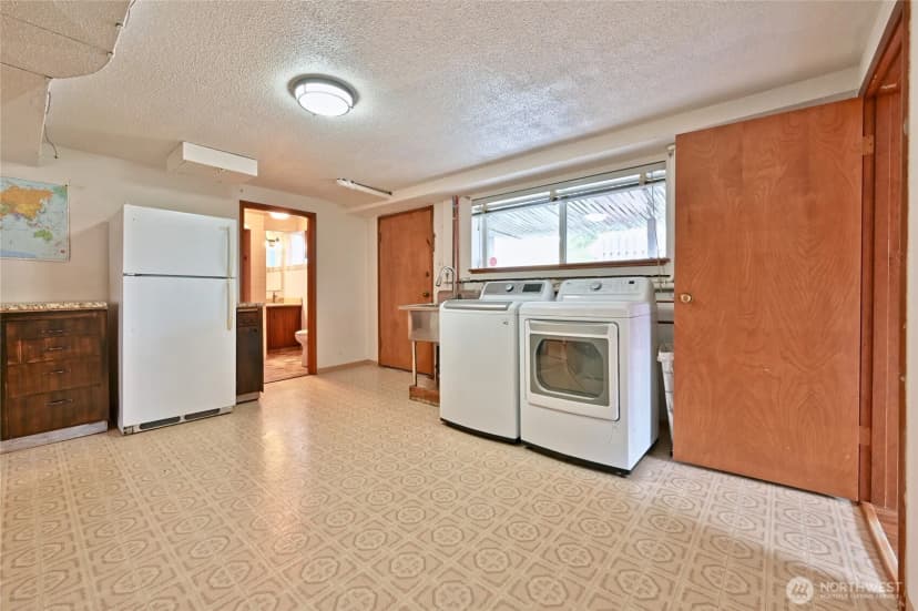 Property photo for 6921 12th Street E, Tacoma photo 28