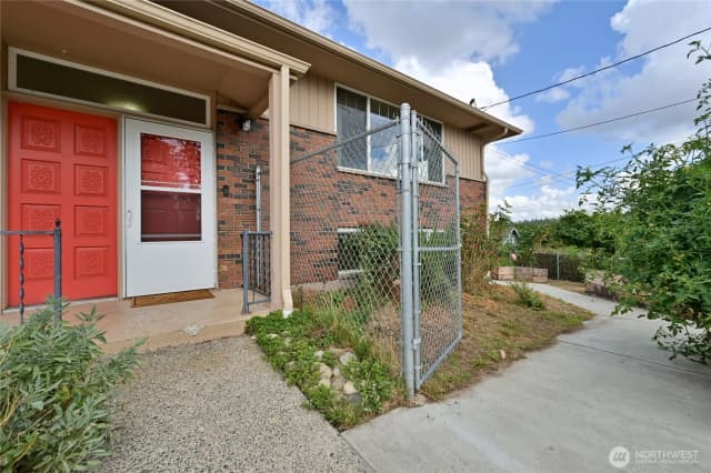 Property photo for 6921 12th Street E, Tacoma photo 4