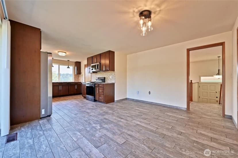 Property photo for 6921 12th Street E, Tacoma photo 10