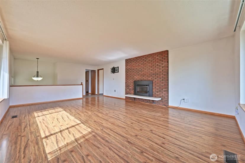 Property photo for 6921 12th Street E, Tacoma photo 8