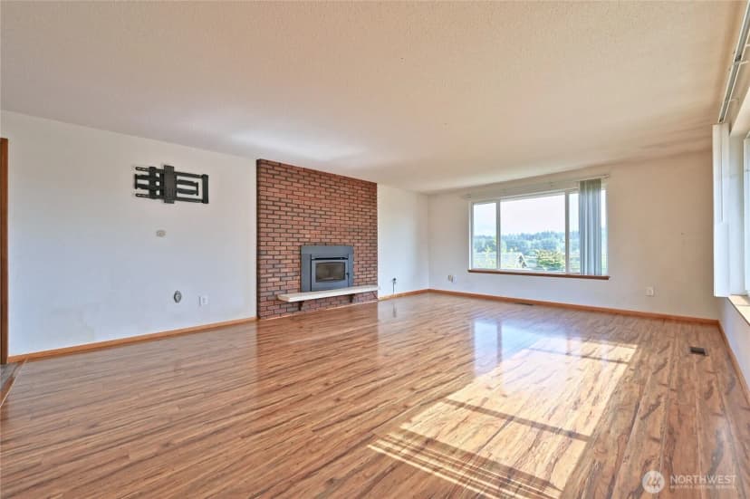 Property photo for 6921 12th Street E, Tacoma photo 7