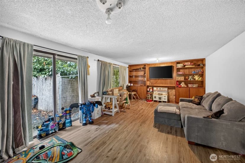 Property photo for 26523 Manchester Avenue, Kent photo 11