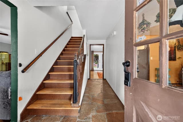 Property photo for 26523 Manchester Avenue, Kent photo 2