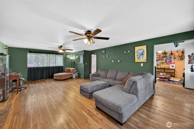 Property photo for 26523 Manchester Avenue, Kent photo 4