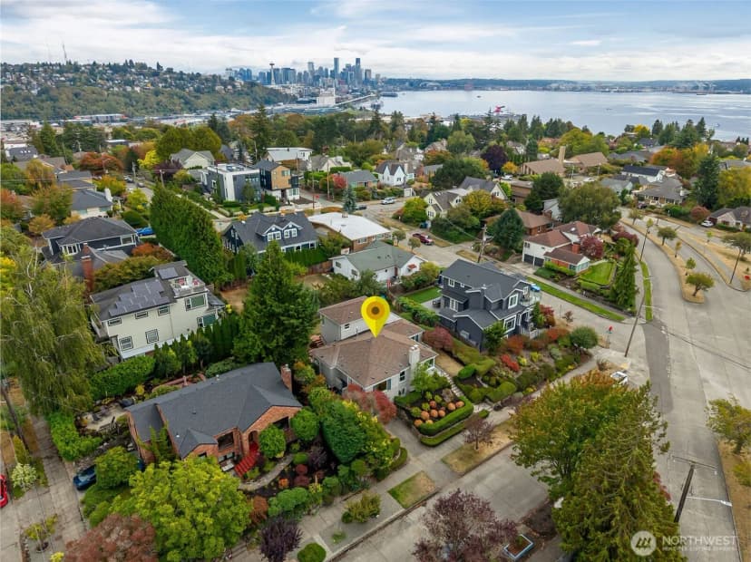 Property photo for 1908 29th Avenue W, Seattle photo 2