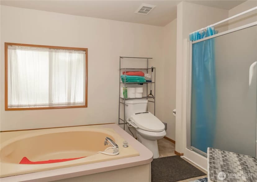 Property photo for 30961 E Lake Morton Drive Se, Kent photo 23