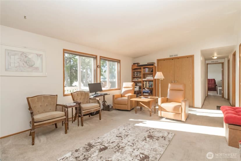 Property photo for 30961 E Lake Morton Drive Se, Kent photo 32
