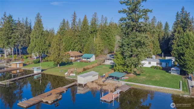 Property photo for 30961 E Lake Morton Drive Se, Kent photo 2