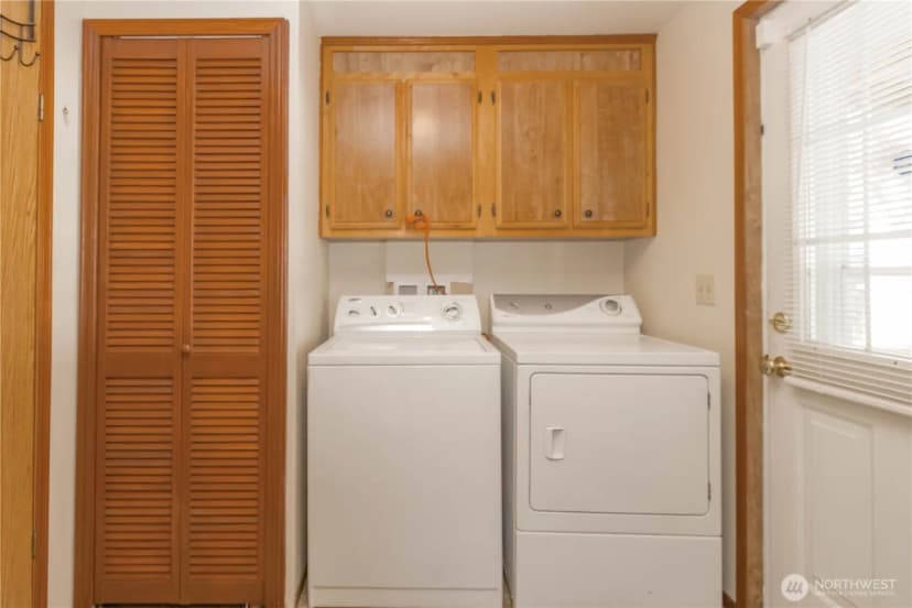Property photo for 30961 E Lake Morton Drive Se, Kent photo 15