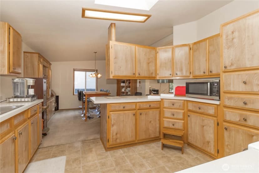 Property photo for 30961 E Lake Morton Drive Se, Kent photo 27