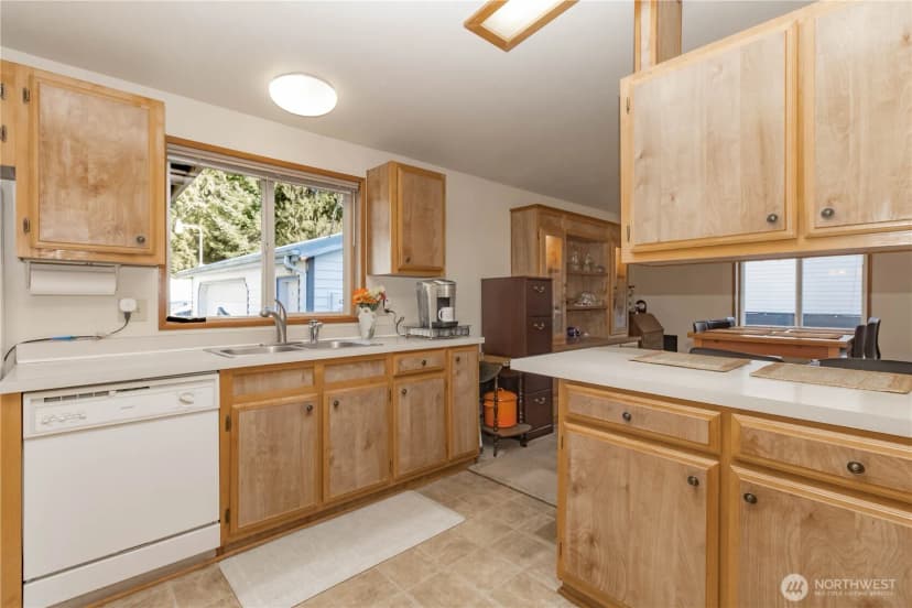 Property photo for 30961 E Lake Morton Drive Se, Kent photo 28