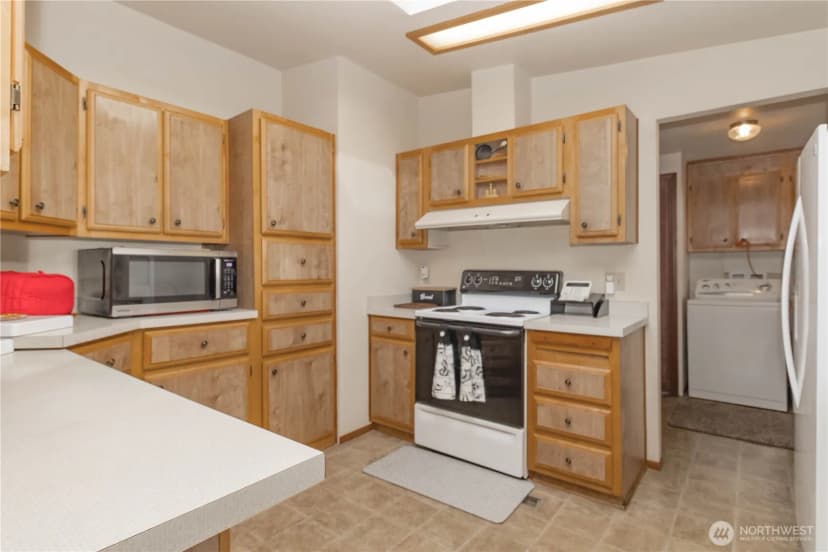 Property photo for 30961 E Lake Morton Drive Se, Kent photo 24
