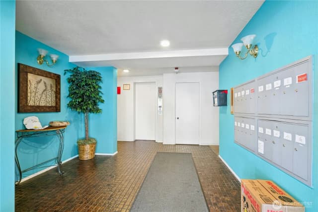 Property photo for 9255 Greenwood Avenue N #38, Seattle photo 4