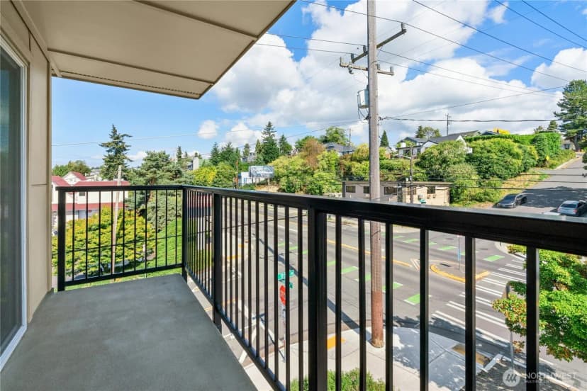 Property photo for 9255 Greenwood Avenue N #38, Seattle photo 31
