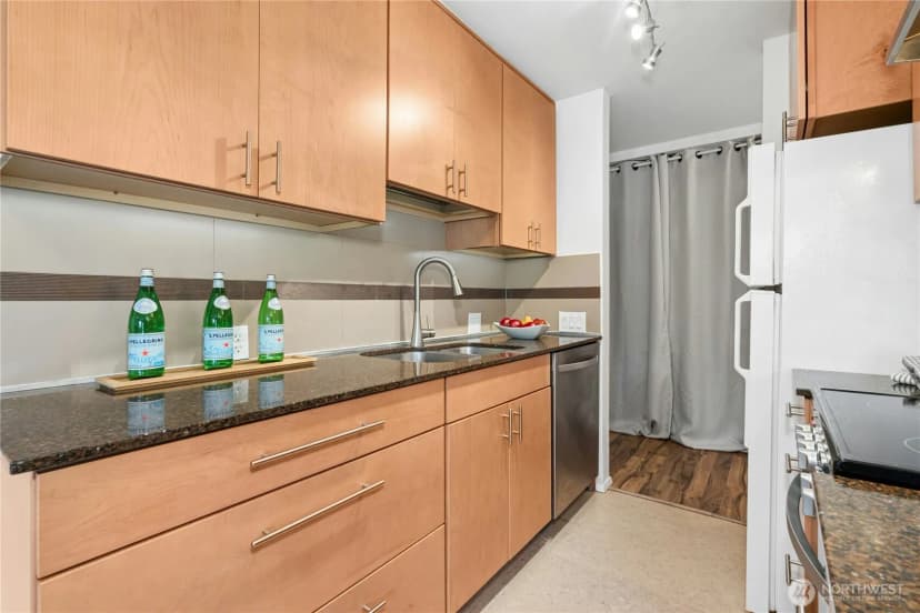 Property photo for 9255 Greenwood Avenue N #38, Seattle photo 11
