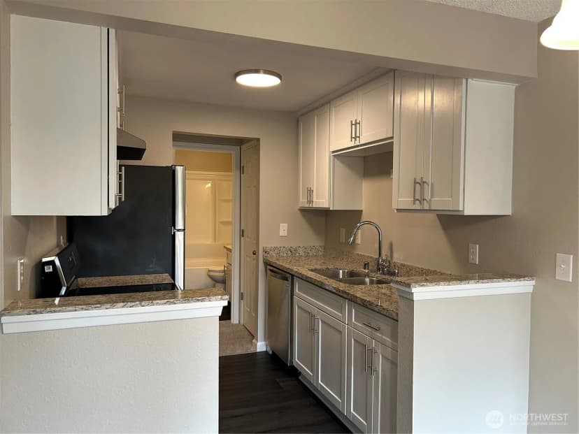 Property photo for 34034 1st Place S #g, Federal Way photo 4