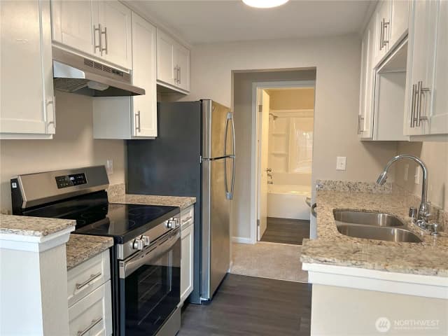 Property photo for 34034 1st Place S #g, Federal Way photo 5