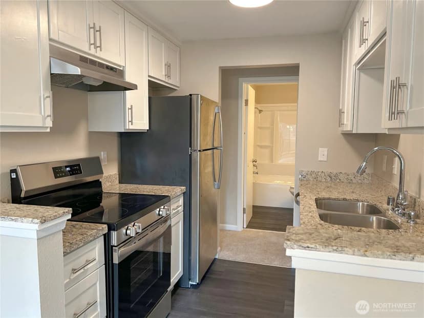 Property photo for 34034 1st Place S #g, Federal Way photo 5