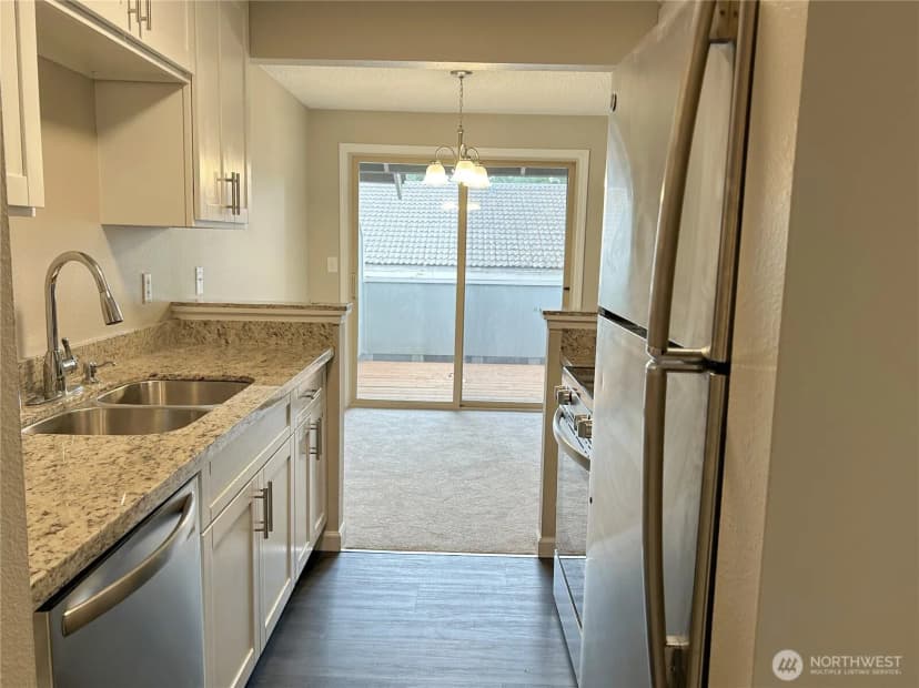 Property photo for 34034 1st Place S #g, Federal Way photo 3