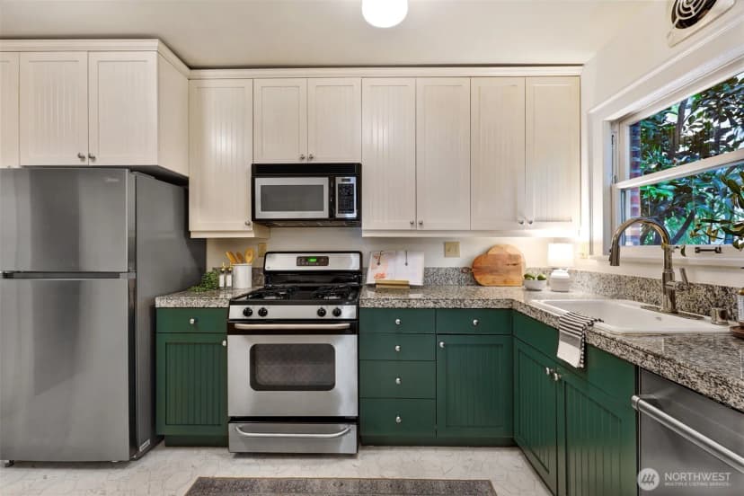 Property photo for 214 16th Avenue E #102, Seattle photo 14