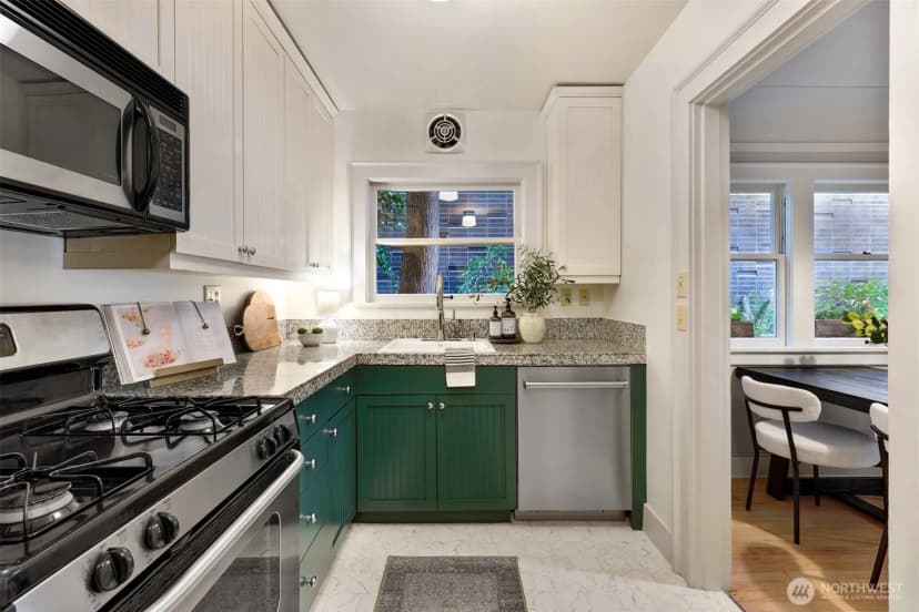 Property photo for 214 16th Avenue E #102, Seattle photo 16