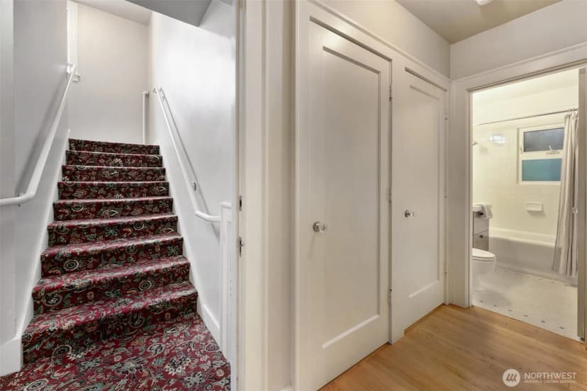 Property photo for 214 16th Avenue E #102, Seattle photo 24