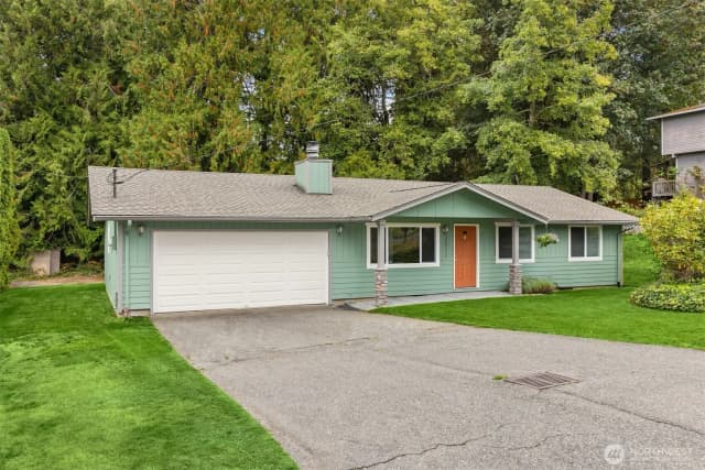 Property photo for 26452 Edgewater Boulevard Nw, Poulsbo photo 2
