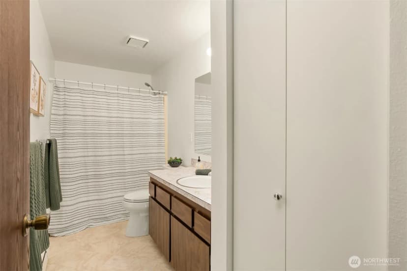 Property photo for 26452 Edgewater Boulevard Nw, Poulsbo photo 13