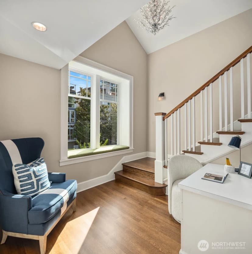 Property photo for 719 Belmont Place E, Seattle photo 15