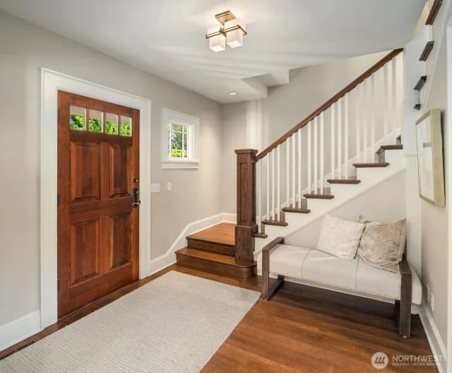 Property photo for 719 Belmont Place E, Seattle photo 4