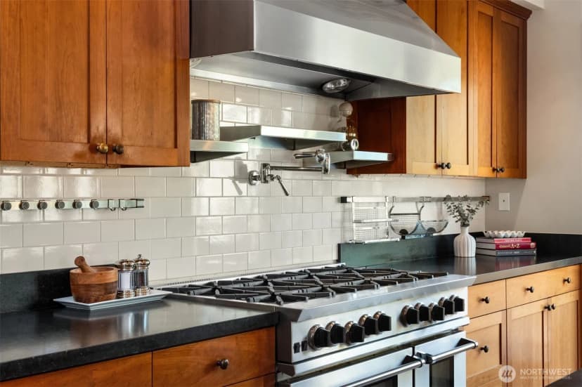 Property photo for 719 Belmont Place E, Seattle photo 11