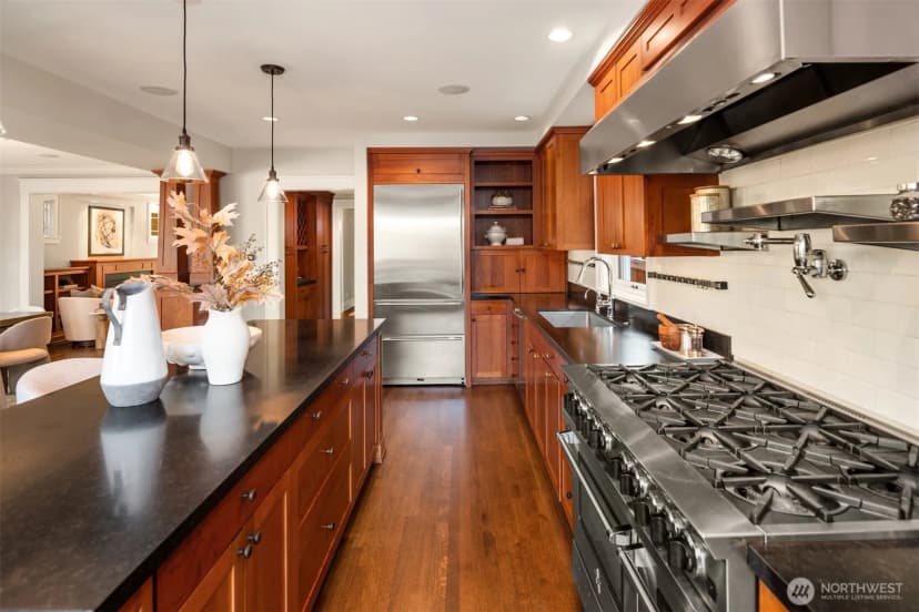 Property photo for 719 Belmont Place E, Seattle photo 12